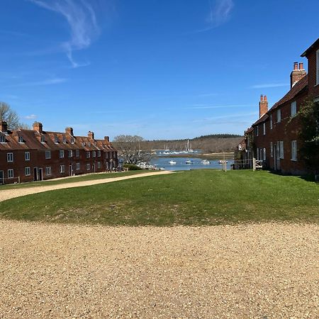 No 64 Bed And Breakfast Lymington Exteriör bild