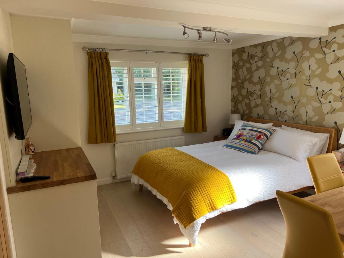 No 64 Bed And Breakfast Lymington Exteriör bild