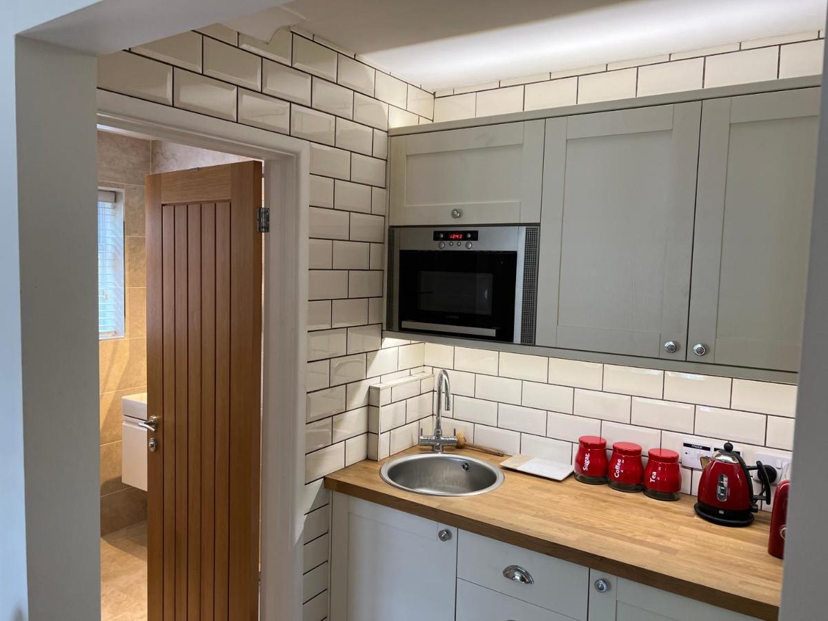 No 64 Bed And Breakfast Lymington Exteriör bild