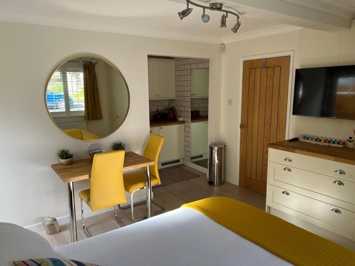 No 64 Bed And Breakfast Lymington Exteriör bild